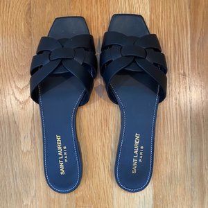 LIKE NEW Yves Saint Laurent Nu Pieds Slides, Black